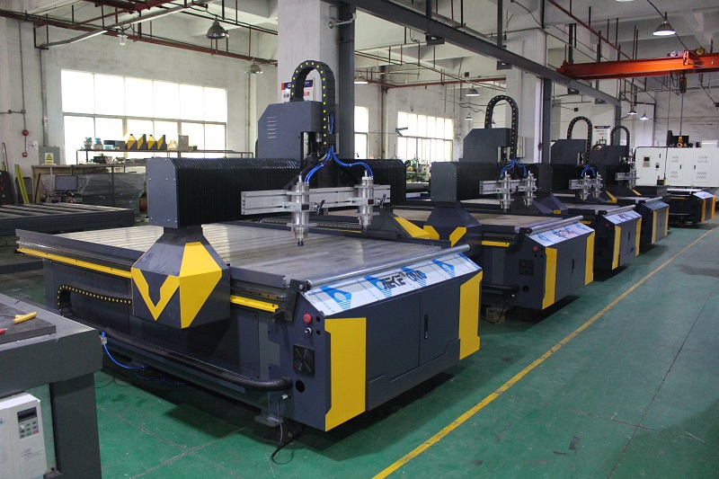 防雾PC镜片切割机定制 星空电子数控助力医护行业提高产能